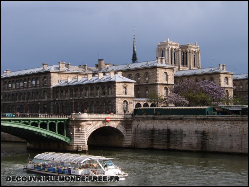 2005 05 03 Paris St Michel notre Dame/images/S3700280	