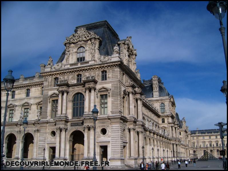 2005 05 03 Paris St Michel notre Dame/images/S3700296	