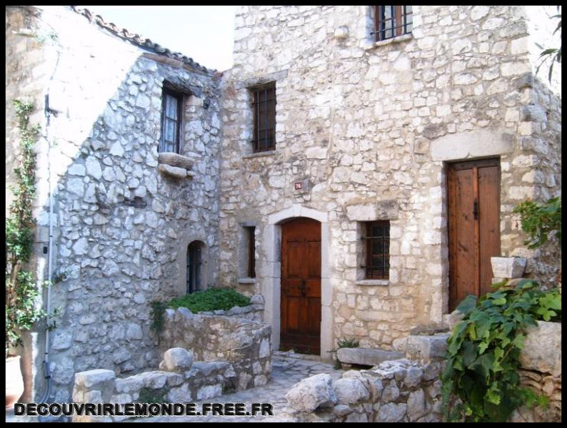 2005 10 16 Tourette Le Caire Le Bar/images/S3700124	