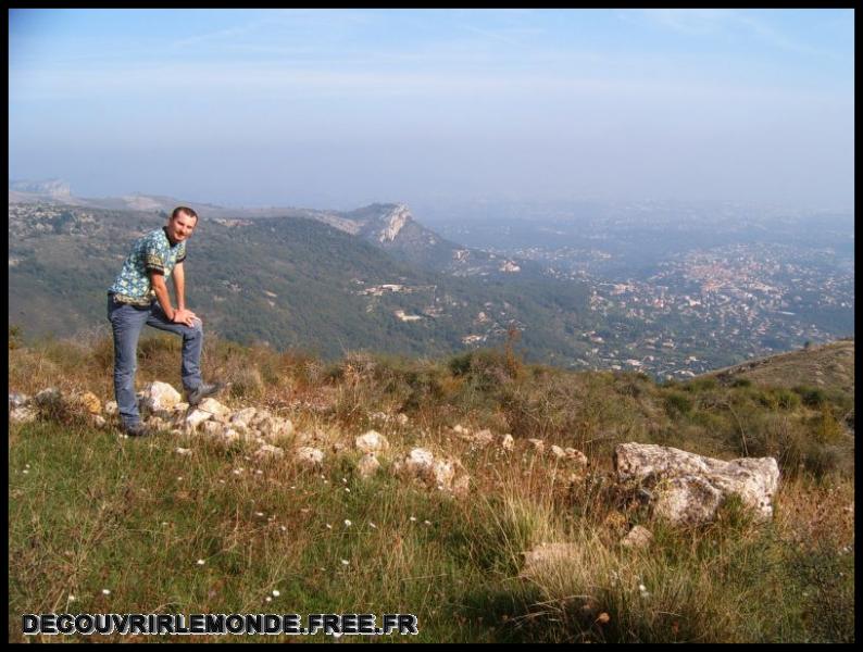 2005 10 16 Tourette Le Caire Le Bar/images/S3700131	