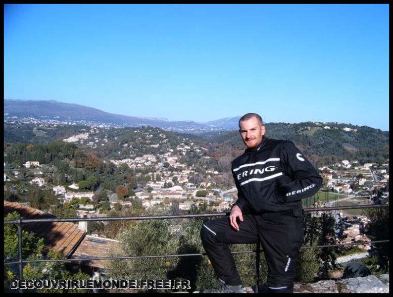 2005 12 17 Auribeau marche de Noel Antibes Cagnes/images/S3700125	