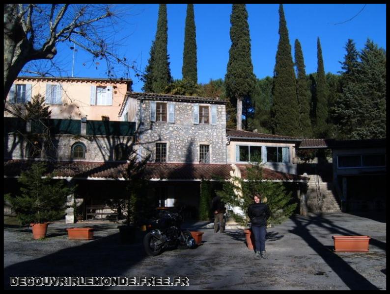 2005 12 17 Auribeau marche de Noel Antibes Cagnes/images/S3700128	