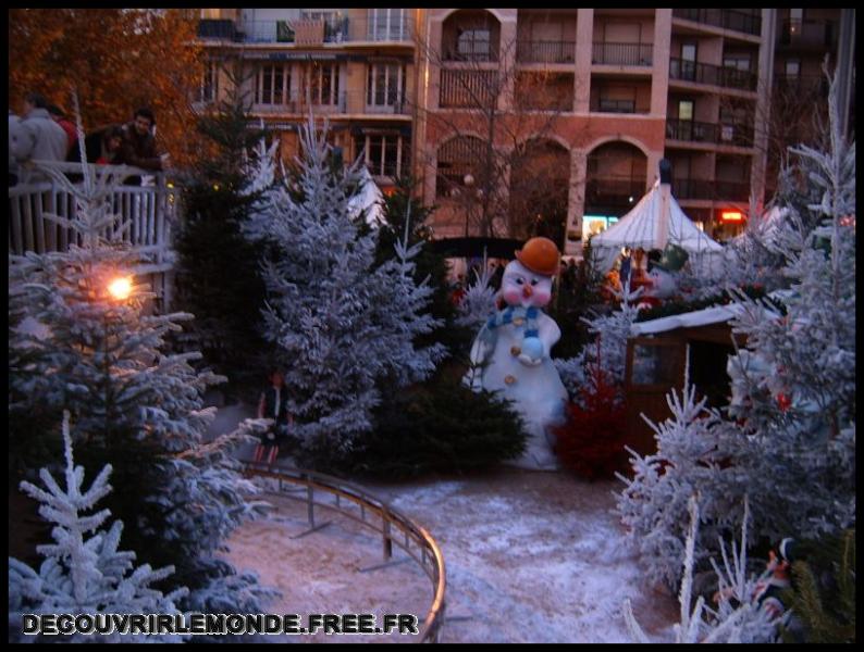 2005 12 17 Auribeau marche de Noel Antibes Cagnes/images/S3700130	