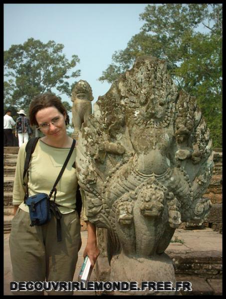 Cambodge Angkor/images/IMAG0839 Angkor Banteay Kdei Naga balustrade	