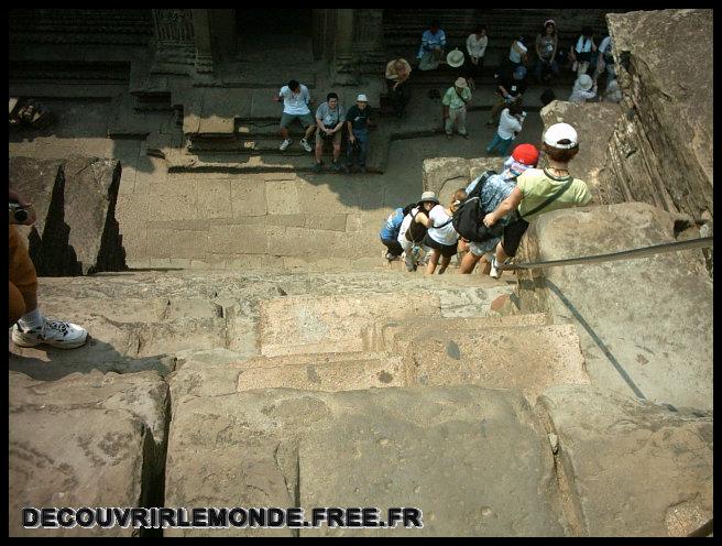 Cambodge Angkor/images/IMAG0922 Angkor Angkor Vat marches	