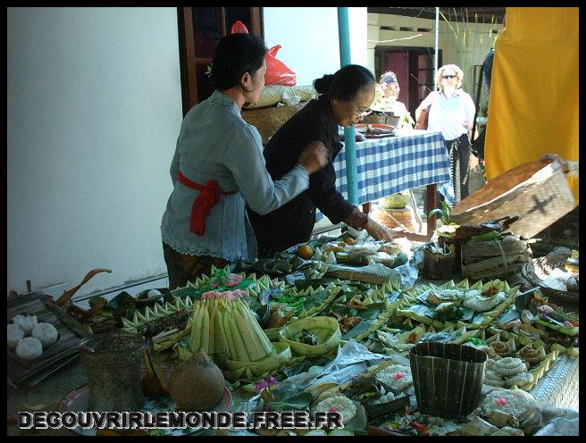 Indonesie/images/Indonesie Bali 2 07 Indonesie Sanur Funeral Ceremony IMAG1066	