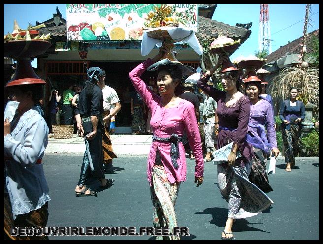 Indonesie/images/Indonesie Bali 2 07 Indonesie Sanur Funeral Ceremony IMAG1077	