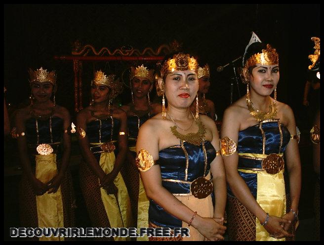 Indonesie/images/Indonesie Java 13 Indonesie Yogyakarta Prambanan Soir IMAG0032	