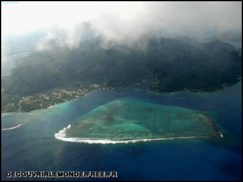 Polynesie Francaise/images/Ile de HUAHINE 11 vue aerienne	