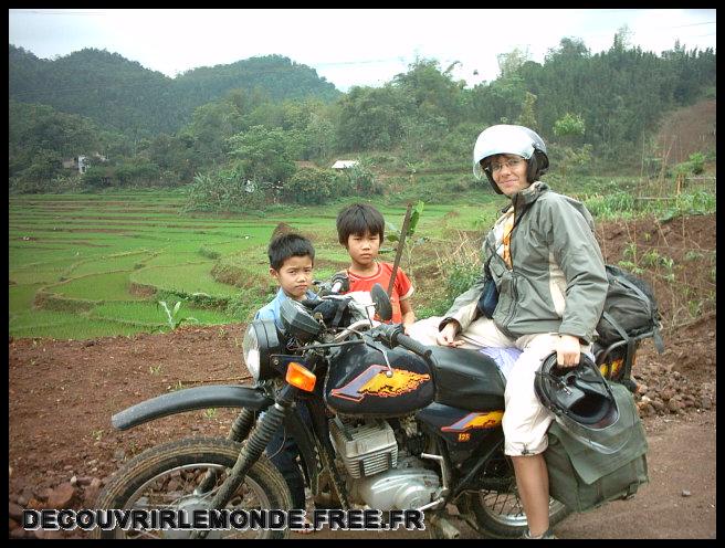 Vietnam Hanoi Sapa Tour En Moto/images/IMAG1900 Tour En Moto jour 1 gamins	