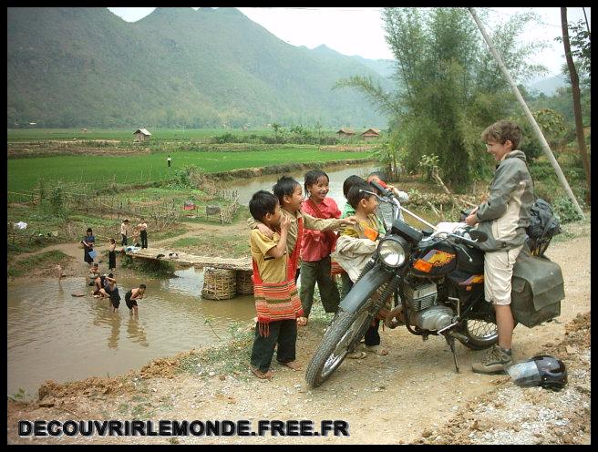 Vietnam Hanoi Sapa Tour En Moto/images/IMAG1991 Tour En Moto jour 4 gamins	
