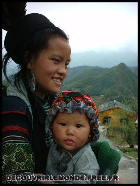 Vietnam Hanoi Sapa Tour En Moto/images/IMAG2105 Tour En Moto jour 6 Sapa CatCat minorites	